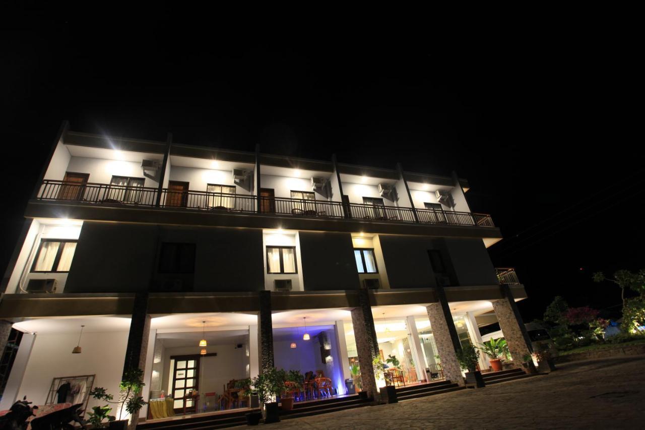 Kalton Hotel Labuan Bajo Exteriör bild