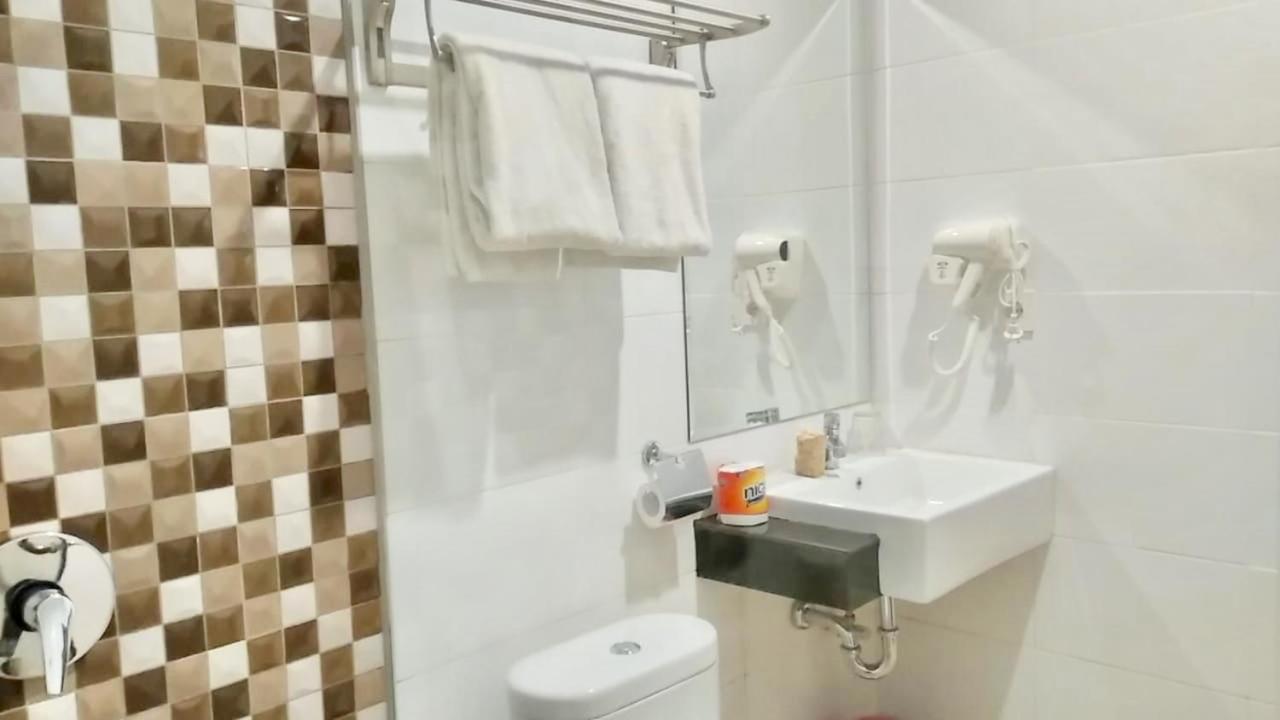 Kalton Hotel Labuan Bajo Exteriör bild